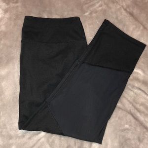 Black crop leggings